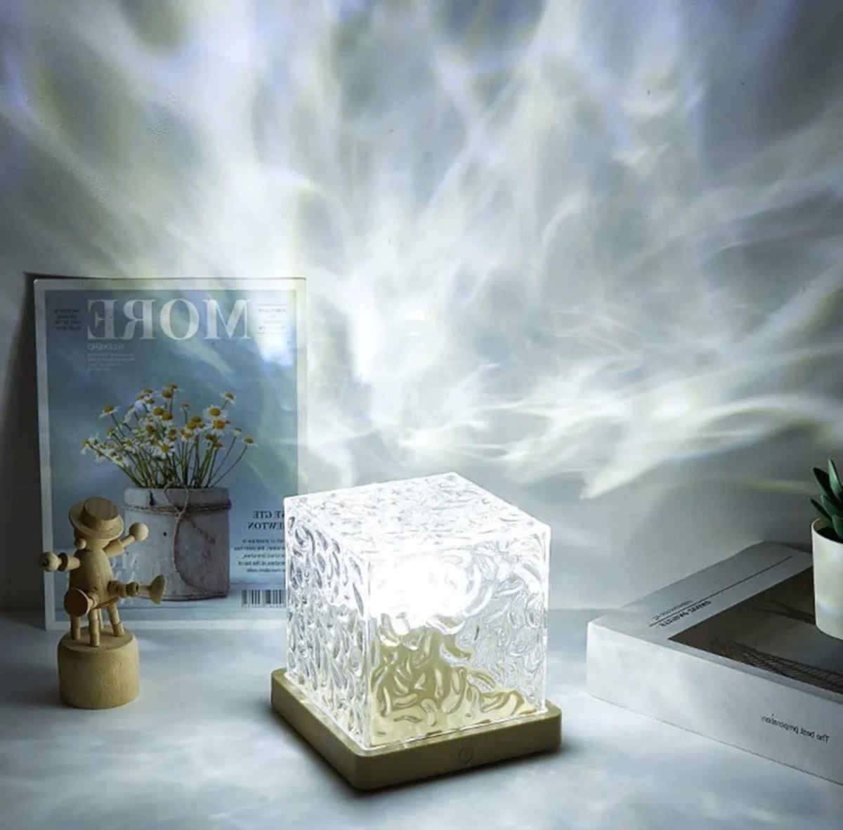 Lampa ambientala Crystal Cube LED 3 Culori cu Efect de Valuri, Control Touch, incarcare USB-C
