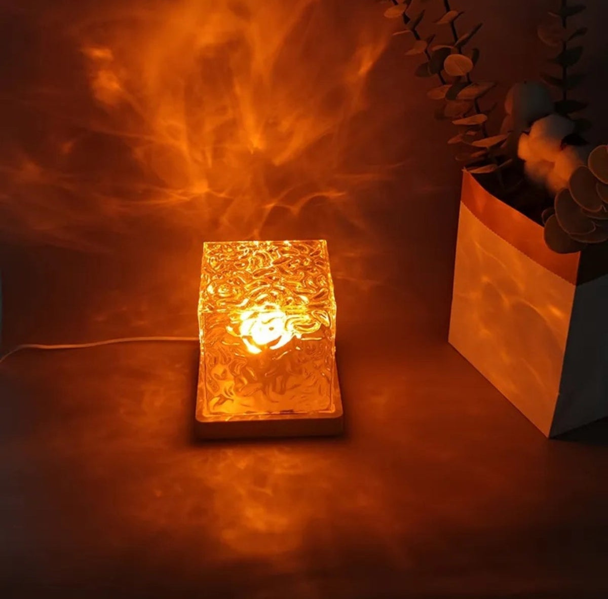 Lampa ambientala Crystal Cube LED 3 Culori cu Efect de Valuri, Control Touch, incarcare USB-C